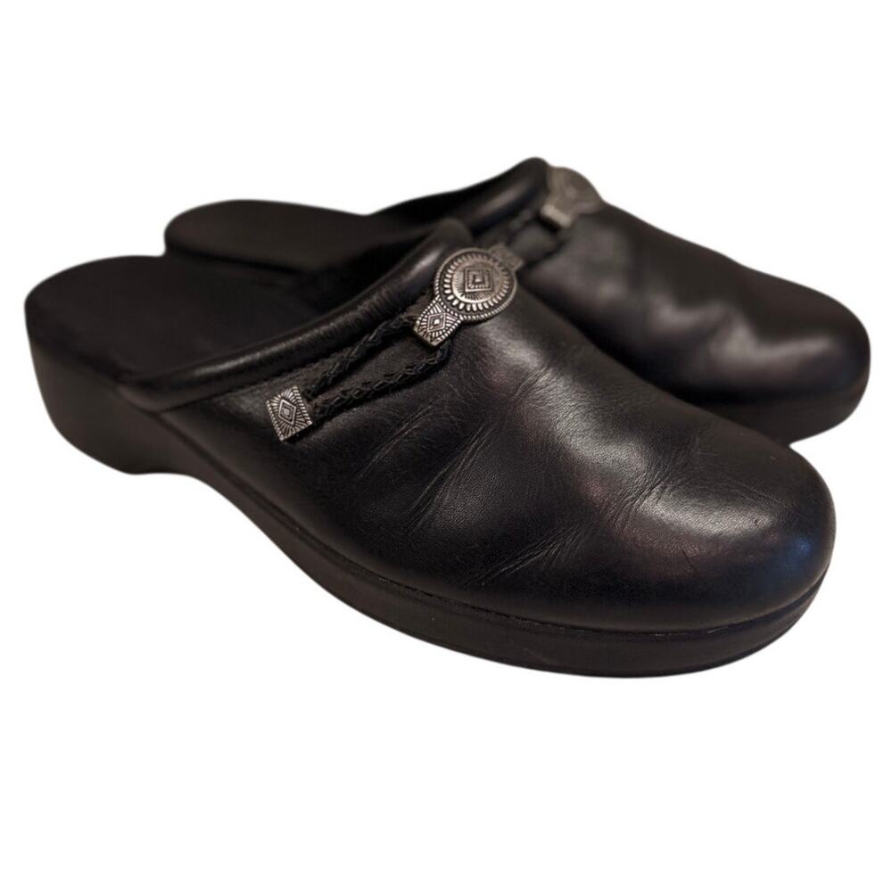 Minnetonka Women’s Silverthorne Black Leather Clogs / Mules Size 9